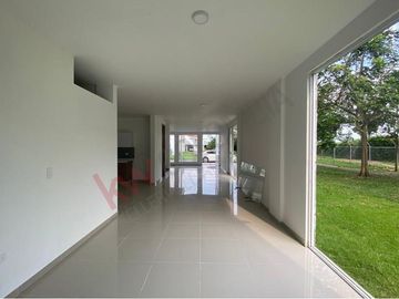 Vendo Casa Esquinera Moderna Para Estrenar De Tres Pisos, Condominio Senderos De Las Mercedes Jamundi