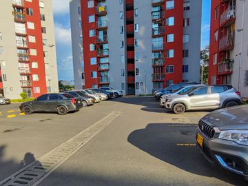 Apartamento Para La Venta En Barrio Los Alamos Cali