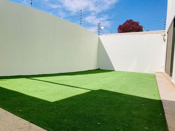 Casa en  venta de 5 recamaras en Lomas de Angelopolis I, Puebla.