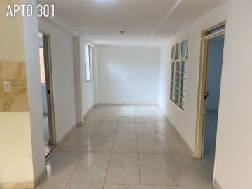 Casa En Venta Multifamiliar De 3 Pisos Con Local Y 4 Apartamentos Grandes Barrio La Independencia Remodelada