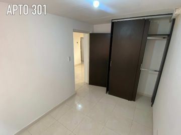 Casa En Venta Multifamiliar De 3 Pisos Con Local Y 4 Apartamentos Grandes Barrio La Independencia Remodelada