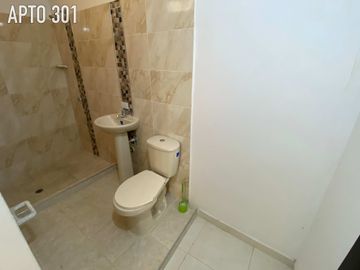 Casa En Venta Multifamiliar De 3 Pisos Con Local Y 4 Apartamentos Grandes Barrio La Independencia Remodelada