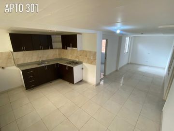 Casa En Venta Multifamiliar De 3 Pisos Con Local Y 4 Apartamentos Grandes Barrio La Independencia Remodelada
