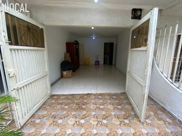 Casa En Venta Multifamiliar De 3 Pisos Con Local Y 4 Apartamentos Grandes Barrio La Independencia Remodelada