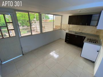 Casa En Venta Multifamiliar De 3 Pisos Con Local Y 4 Apartamentos Grandes Barrio La Independencia Remodelada