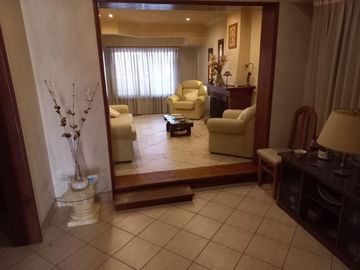 Casa en venta - 4 Dormitorios 3 Baños - Cochera - 1600Mts2 - Luis Guillón, Esteban Echeverría
