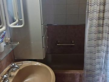 Casa en venta - 4 Dormitorios 3 Baños - Cochera - 1600Mts2 - Luis Guillón, Esteban Echeverría
