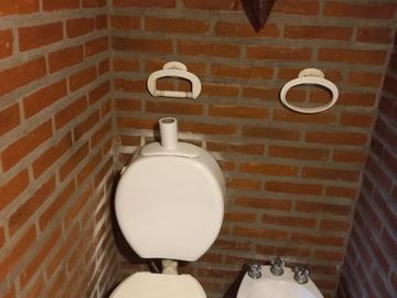 Casa en venta - 4 Dormitorios 3 Baños - Cochera - 1600Mts2 - Luis Guillón, Esteban Echeverría