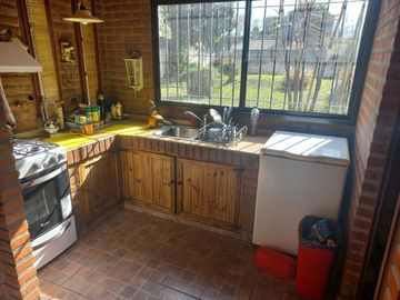 Casa en venta - 4 Dormitorios 3 Baños - Cochera - 1600Mts2 - Luis Guillón, Esteban Echeverría