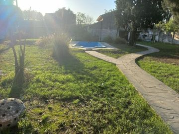 Casa en venta - 4 Dormitorios 3 Baños - Cochera - 1600Mts2 - Luis Guillón, Esteban Echeverría