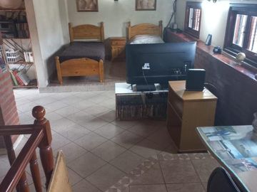 Casa en venta - 4 Dormitorios 3 Baños - Cochera - 1600Mts2 - Luis Guillón, Esteban Echeverría