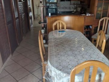 Casa en venta - 4 Dormitorios 3 Baños - Cochera - 1600Mts2 - Luis Guillón, Esteban Echeverría