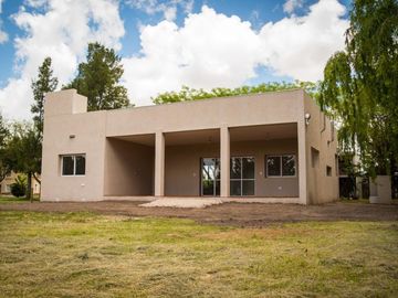 Casa en venta - 2 dormitorios 1 baño - 1.144mts2 - Posadas de los Lagos, Coronel Brandsen