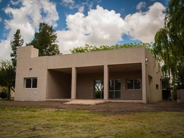Casa en venta - 2 dormitorios 1 baño - 1.144mts2 - Posadas de los Lagos, Coronel Brandsen
