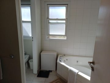 Casa en Venta 4 ambientes con dependencia - Abril Club De Campo
