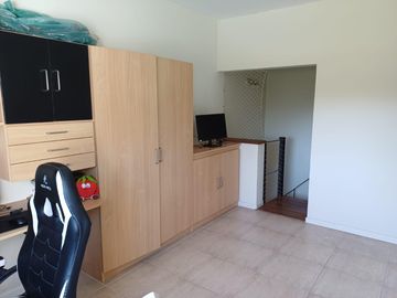 Casa en Venta 4 ambientes con dependencia - Abril Club De Campo
