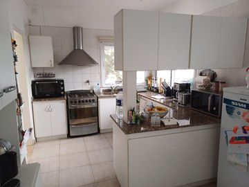 Casa en Venta 4 ambientes con dependencia - Abril Club De Campo