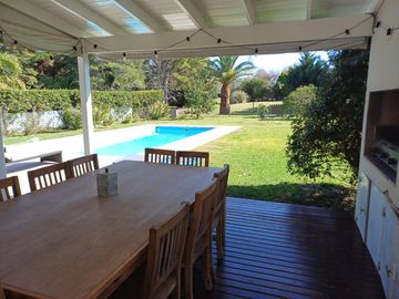 Casa en Venta 4 ambientes con dependencia - Abril Club De Campo