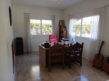Casa en Venta 4 ambientes con dependencia - Abril Club De Campo