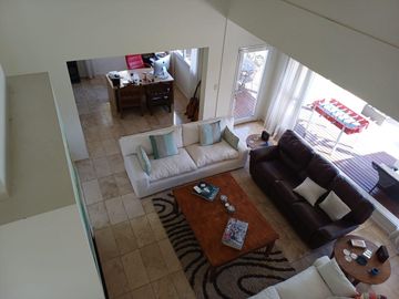 Casa en Venta 4 ambientes con dependencia - Abril Club De Campo