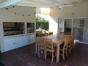 Casa en Venta 4 ambientes con dependencia - Abril Club De Campo