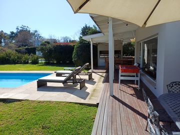 Casa en Venta 4 ambientes con dependencia - Abril Club De Campo