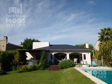 Casa en Venta de  4 ambientes- Alamo Alto-