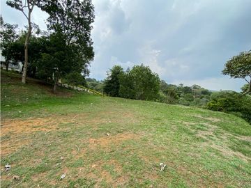LOTE EN VENTA EN COLINAS DE MIRAVALLE 3