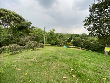 LOTE EN VENTA EN COLINAS DE MIRAVALLE 3