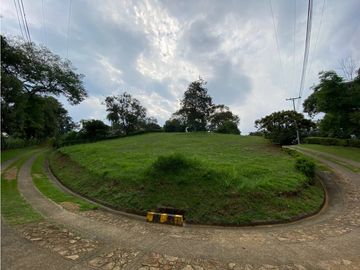 LOTE EN VENTA EN COLINAS DE MIRAVALLE 3