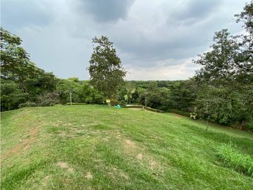 LOTE EN VENTA EN COLINAS DE MIRAVALLE 3