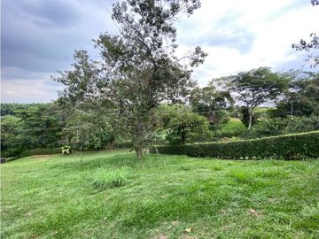 LOTE EN VENTA EN COLINAS DE MIRAVALLE 3