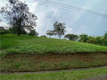 LOTE EN VENTA EN COLINAS DE MIRAVALLE 3
