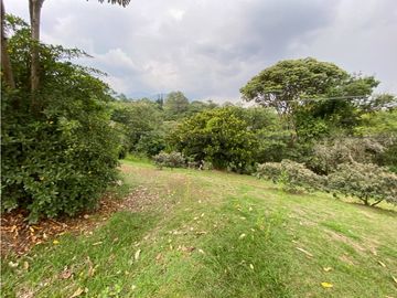 LOTE EN VENTA EN COLINAS DE MIRAVALLE 3