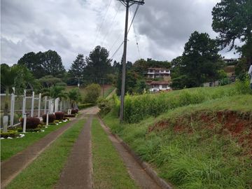 LOTE EN VENTA EN COLINAS DE MIRAVALLE 3