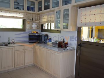 Venta de casa  en barrio Las Orquineas, Pilar