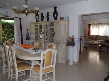 Venta de casa  en barrio Las Orquineas, Pilar