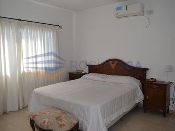 Venta de casa  en barrio Las Orquineas, Pilar