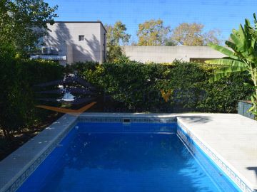 Venta de casa  en barrio Las Orquineas, Pilar