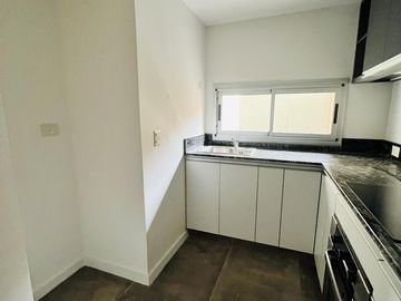Departamento en  venta en edificio de CATEGORIA  -  Monte Grande