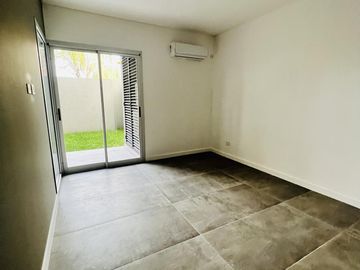 Departamento en  venta en edificio de CATEGORIA  -  Monte Grande