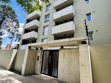 Departamento en  venta en edificio de CATEGORIA  -  Monte Grande