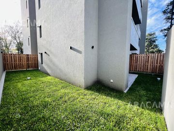 Departamento en  venta en edificio de CATEGORIA  -  Monte Grande