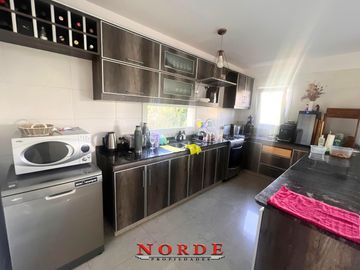 VENTA • ESCOBAR • PUERTOS DEL LAGO-VISTAS• CASA • 5 AMBIENTES • PISCINA
