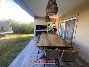 VENTA • ESCOBAR • PUERTOS DEL LAGO-VISTAS• CASA • 5 AMBIENTES • PISCINA