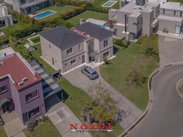 VENTA • ESCOBAR • PUERTOS DEL LAGO-VISTAS• CASA • 5 AMBIENTES • PISCINA