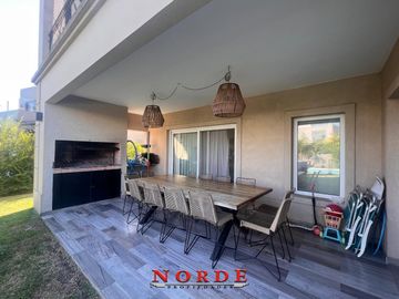 VENTA • ESCOBAR • PUERTOS DEL LAGO-VISTAS• CASA • 5 AMBIENTES • PISCINA