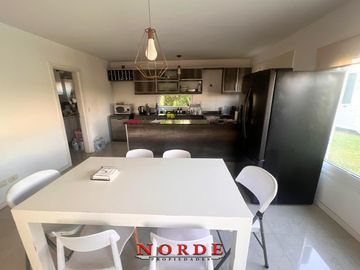 VENTA • ESCOBAR • PUERTOS DEL LAGO-VISTAS• CASA • 5 AMBIENTES • PISCINA