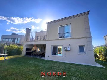 VENTA • ESCOBAR • PUERTOS DEL LAGO-VISTAS• CASA • 5 AMBIENTES • PISCINA