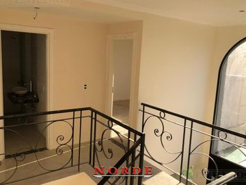 VENTA • ESCOBAR • PUERTOS DEL LAGO-VISTAS• CASA • 5 AMBIENTES • PISCINA